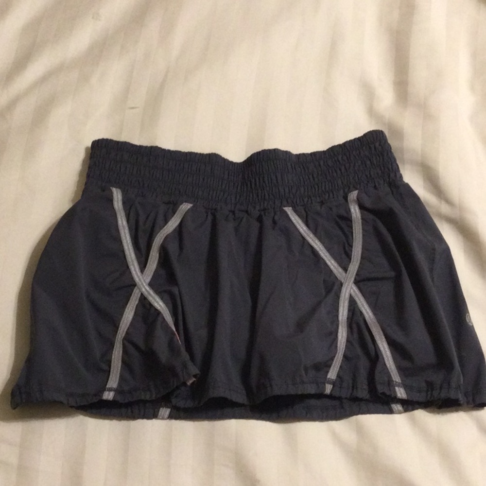 Gray lululemon athletica skirt